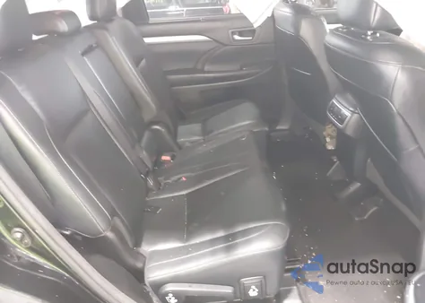 2018 Toyota Highlander Xle z USA, uszkodzony, nr VIN 5TDJZRFH3JS532157